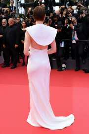 emma-stone-at-eddington-premiere-at-78th-cannes-film-festival-05-16-2025-4.jpg