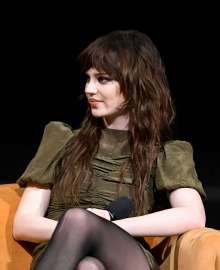 03-sophie-thatcher.jpg