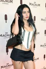 charli-xcx-at-magnum-party-red-carpet-at-78th-annual-cannes-film-festival-05-15-2025-2.jpg