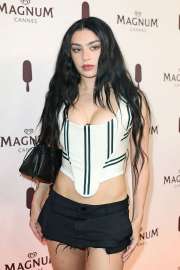 charli-xcx-at-magnum-party-red-carpet-at-78th-annual-cannes-film-festival-05-15-2025-1.jpg