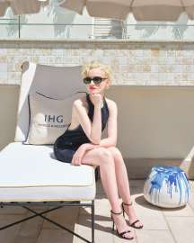 Julia-Garner-Feet-8626950.jpg