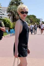 julia-garner-in-gucci-at-cannes-2025-1.jpg
