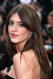 daisy-edgar-jones-channels-old-money-glam-at-cannes-2025-in-gucci-1.jpg
