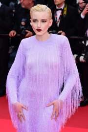 julia-garner-at-eddington-premiere-at-78th-cannes-film-festival-05-16-2025-6.jpg.4a001482e023d87b0c6a71d40dd7775c.jpg