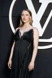 saoirse-ronan-at-louis-vuitton-cruise-2026-fashion-show-in-avignon-05-22-2025-6.jpg
