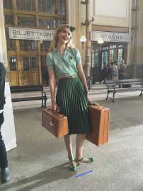 02-frida-sustavsson-swoon-bts.webp