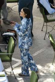 lily-collins-filming-a-lunch-scene-for-emily-in-paris-in-rome-05-08-2025-1.jpg