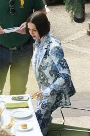 lily-collins-filming-a-lunch-scene-for-emily-in-paris-in-rome-05-08-2025-5.jpg