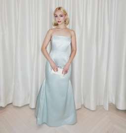 annasophia-robb-at-a-photoshoot-june-2025-10.jpg