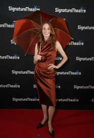 607268538maya-hawke-003.jpg.7ec77beb861eb30bfec0ca045c0644cf.jpg