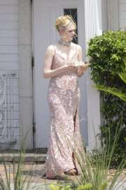 elle-fanning-on-the-set-of-margo-s-got-money-troubles-at-graceland-wedding-chapel-in-las-vegas-06-05-2025-8.jpg