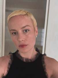 brie-larson-v0-44t3ng2b995f1.webp