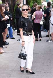 annasophia-robb-attends-chanel-tribeca-luncheon-in-nyc-8.jpg