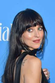 dakota-johnson-wears-gucci-at-tribeca-premiere-3.jpg