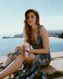 hailee-steinfeld-for-angel-margarita-june-2025-6.jpg