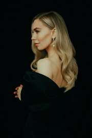vanessa-kirby-s-striking-bafta-2025-portrait-0.jpg