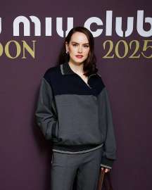 daisy-at-the-miu-miu-club-june-12-2025-v0-dc5hhhfq8r6f1.jpg