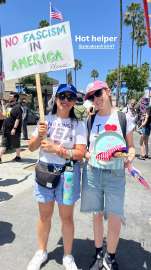 more-from-the-no-kings-protest-v0-91r04w4v3z6f1.jpg