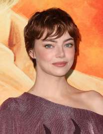 emma-stone-at-the-eddington-premiere-in-los-angeles-june-26-v0-87qu9bf6rd9f1.jpg