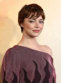 emma-stone-at-the-eddington-premiere-in-los-angeles-june-26-v0-f84s1bf6rd9f1.jpg