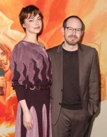 emma-stone-at-the-eddington-premiere-in-los-angeles-june-26-v0-5jeldbf6rd9f1.jpg