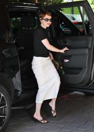 Emma-Stone-Feet-8730978.jpg