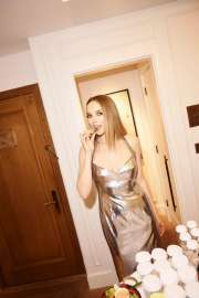 jodie-comer-for-british-vogue-june-2025-6.jpg