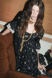 ever-anderson-channels-effortless-chic-for-chloe-fall-2025-3.jpg