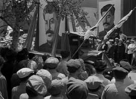 Ninotchka.1939.720p.BluRay.x264-DON.mkvsnapshot01.30.52[2025-06-2807.14.22].jpg