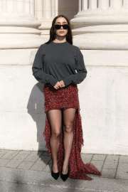 cristin-milioti-at-saint-laurent-menswear-spring-summer-2026-show-at-paris-fashion-week-06-24-2025-1.jpg