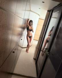 Nina-Dobrev-003.jpg