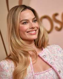 margot-robbie-v0-0y91yc7tw24d1.jpg