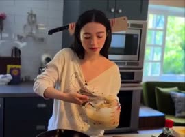 Луковые оладьи.mp4