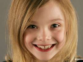 kinopoisk.ru-Elle-Fanning-9907471600.jpg