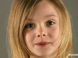 kinopoisk.ru-Elle-Fanning-9907441280.jpg