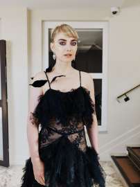 imogen-poots-cannes-2025-MB-02.jpg