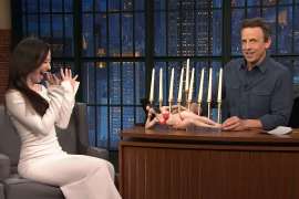 mikey-madison-late-night-with-seth-meyers-021225-tout-f517afdbd2974c66a78021c1640fbefd.jpg