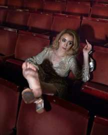 Lily-Collins-01.jpg