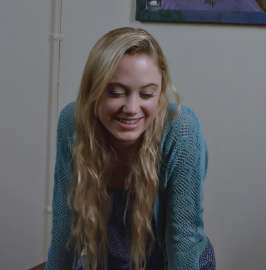 birthday-hottie-maika-monroe-in-flying-monkeys-2013-v0-p78ucas3cx2b1.webp