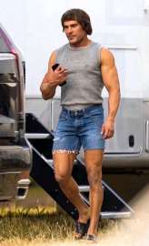 zak-efron-restler-4.jpg