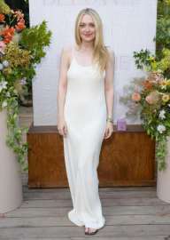 instyle-and-hilary-duffs-good-ideas-dinner-in-los-angeles-v0-yu2de515qccf1.jpg