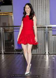 rachel-brosnahan-at-empire-state-building-in-new-york-07-09-2025-0.jpg