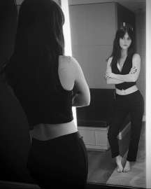 Emilia-Jones-04.jpg
