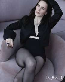 MRB-Photoshoots2025-DujourMagazine-009.jpg.b70b6324ab6a79615de0a7cf8ba0eff2.jpg