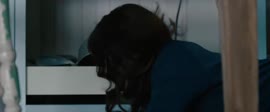 спасает тяночку.webm