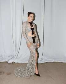 hailee-steinfeld-instagram-photos-07-14-2025-3.jpg