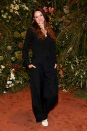 shailene-woodley-s-botanical-minimalism-at-airbnb-s-summer-2025-launch-1.jpg