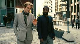 Robert-Pattinson-and-John-David-Washington-in-Tenet.webp