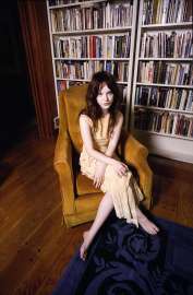 Sophie-Thatcher-Feet-8381988.jpg