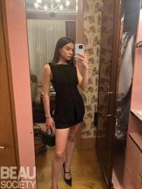 hailee-steinfeld-instagram-photos-07-26-2025-6.jpg